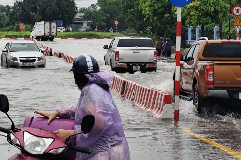 Điểm ngập úng tại Hà Nội sau bão Kajiki