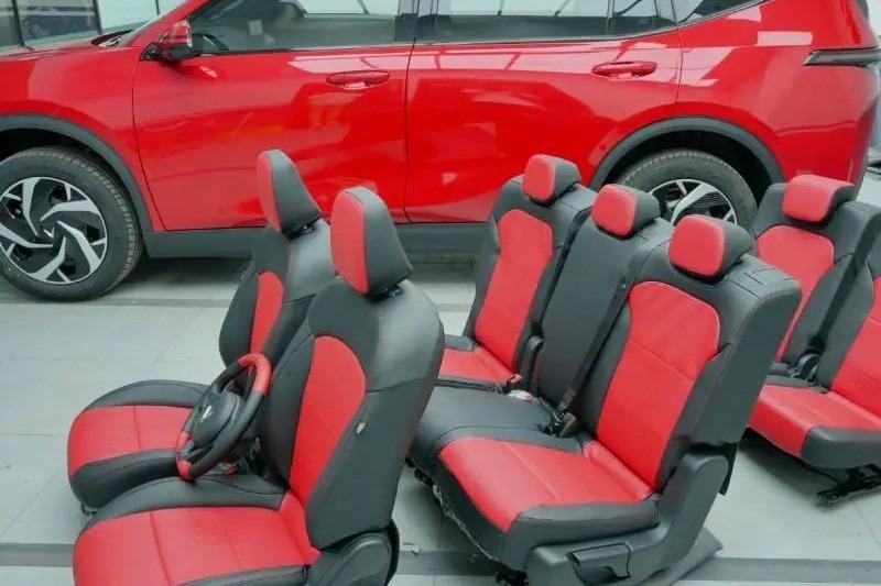 Ghế bọc da cho xe dịch vụ