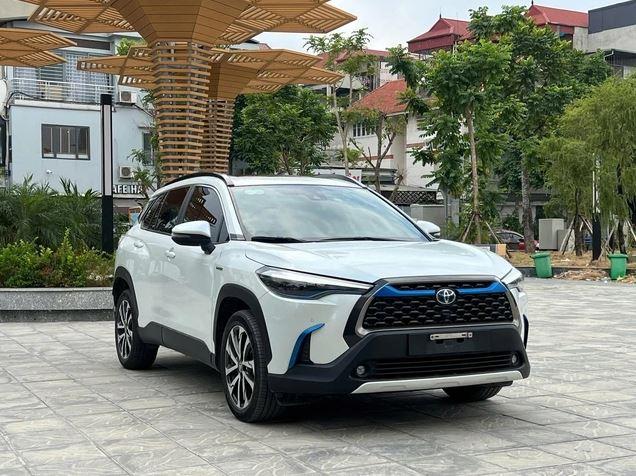 Toyota Corolla Cross HEV giữ giá