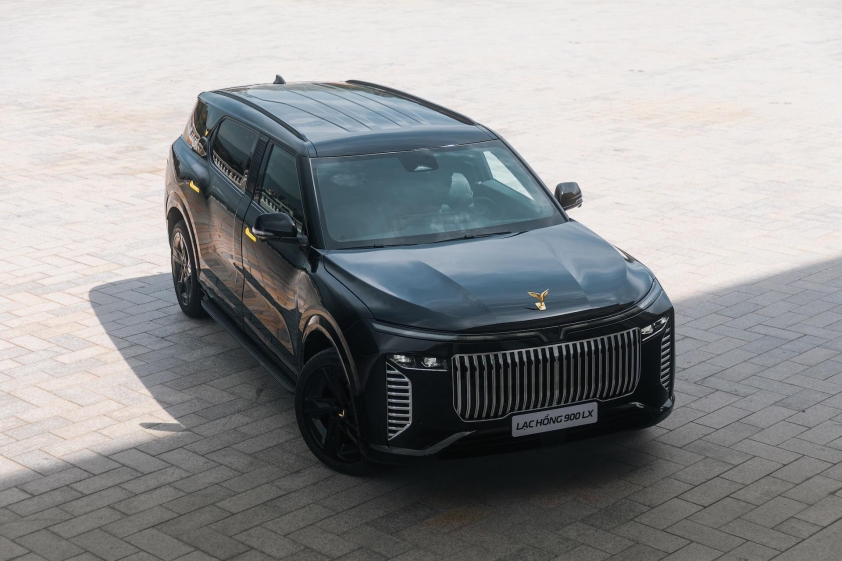 Ngoại thất Lạc Hồng 900 LX