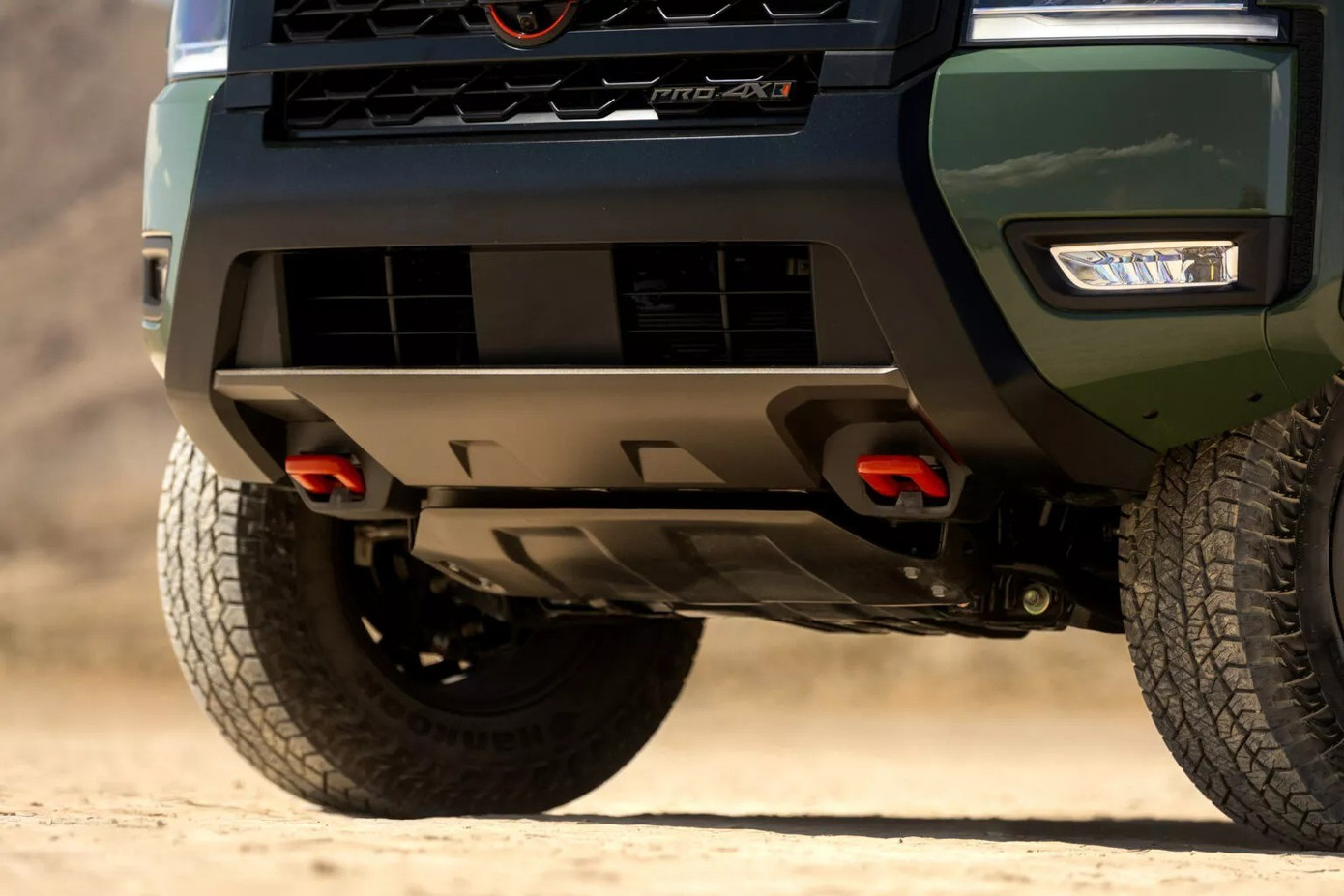 Mâm hợp kim titan và lốp địa hình Hankook Dynapro AT2 Xtreme