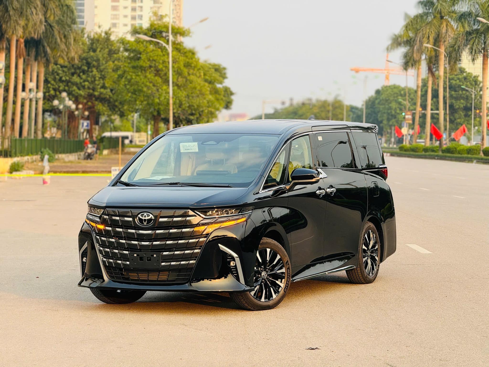 MPV cỡ lớn sang trọng, rộng rãi