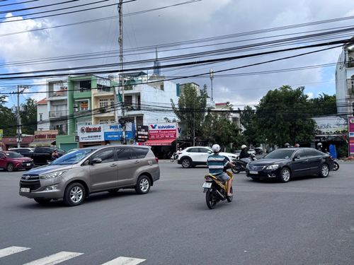 Chủ phương tiện cần kiểm tra năm sản xuất xe để biết phương tiện đạt tiêu chuẩn khí thải mức nào