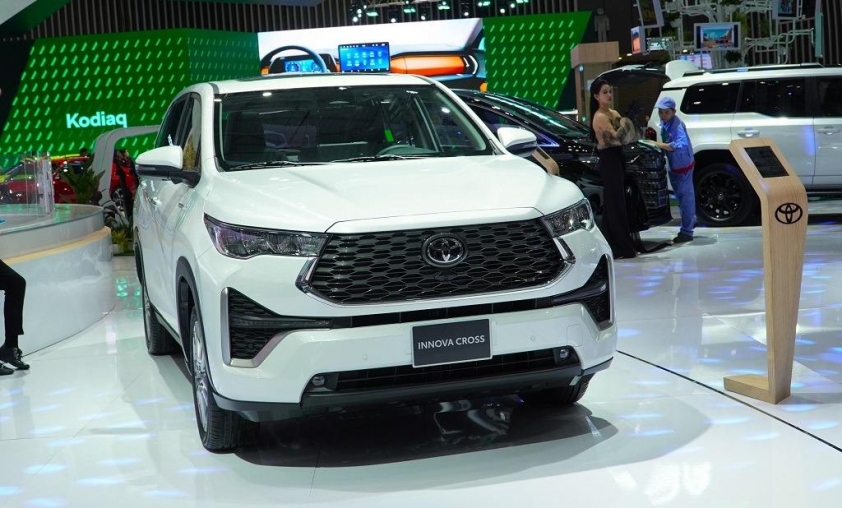Toyota Innova Cross