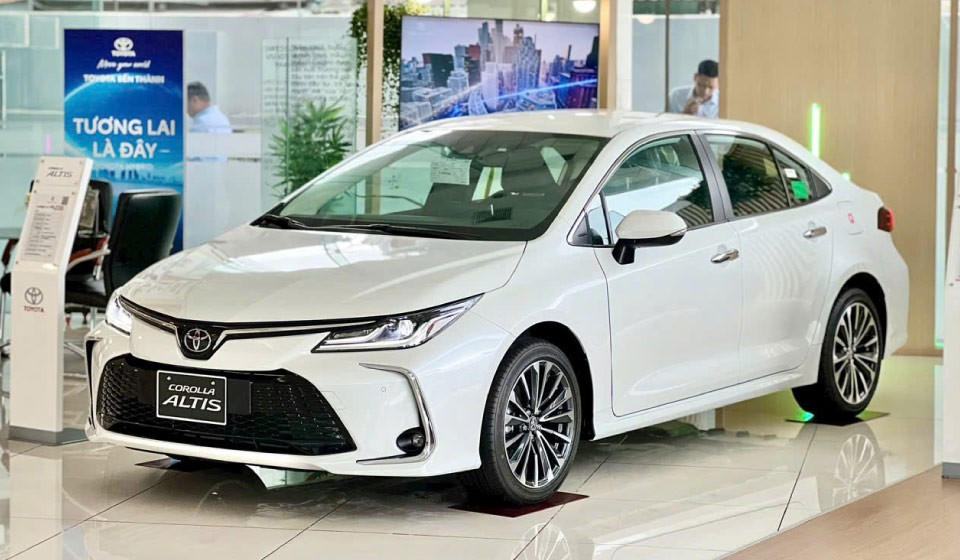Mẫu Toyota Corolla Altis đang bán tại Việt Nam