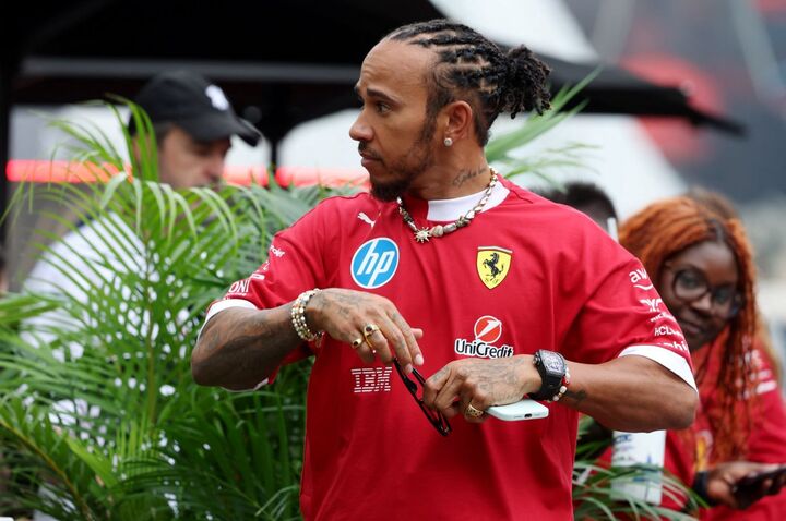 Tay đua Lewis Hamilton tại chặng Azerbaijan Grand Prix