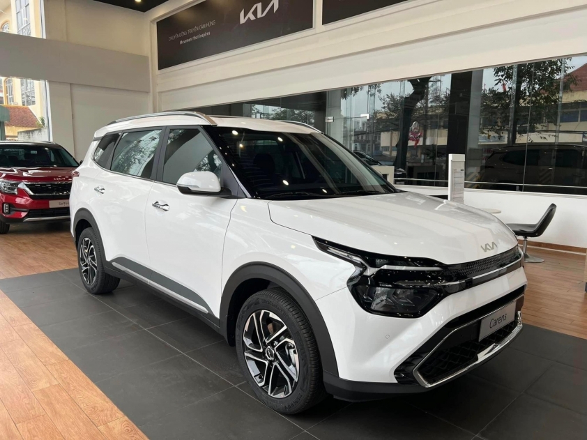 Kia Carens thiết kế sang trọng hiện đại