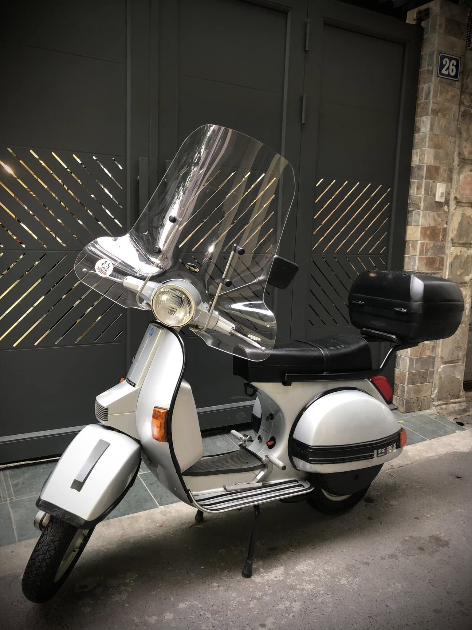 Vespa PX150E phong cách cổ điển