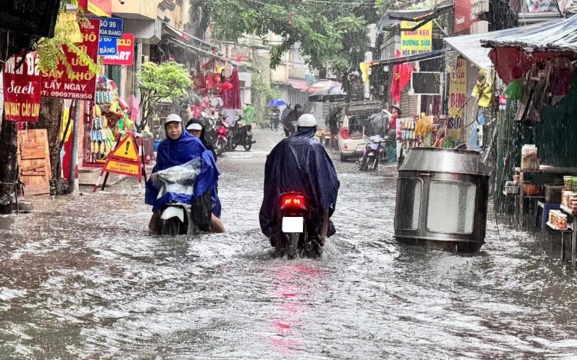 Lái xe an toàn qua vùng ngập nước