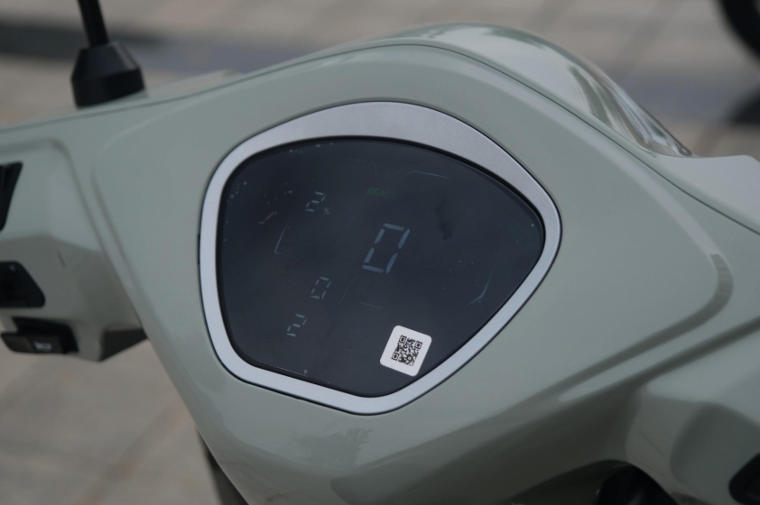 Tay xách kéo dài phía sau xe