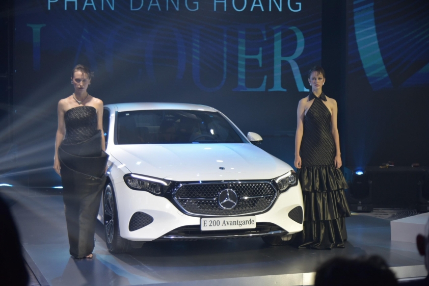 Ngoại thất phiên bản E 200 Avantgarde