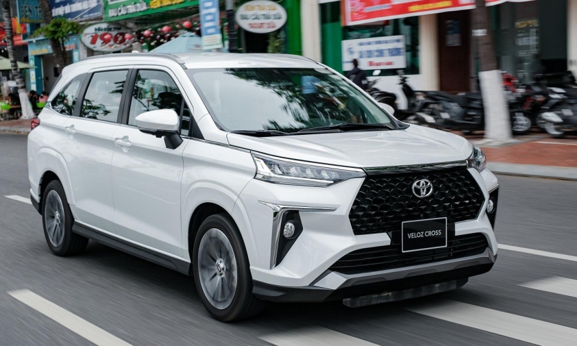 Toyota Veloz Cross không gian nội thất rộng rãi
