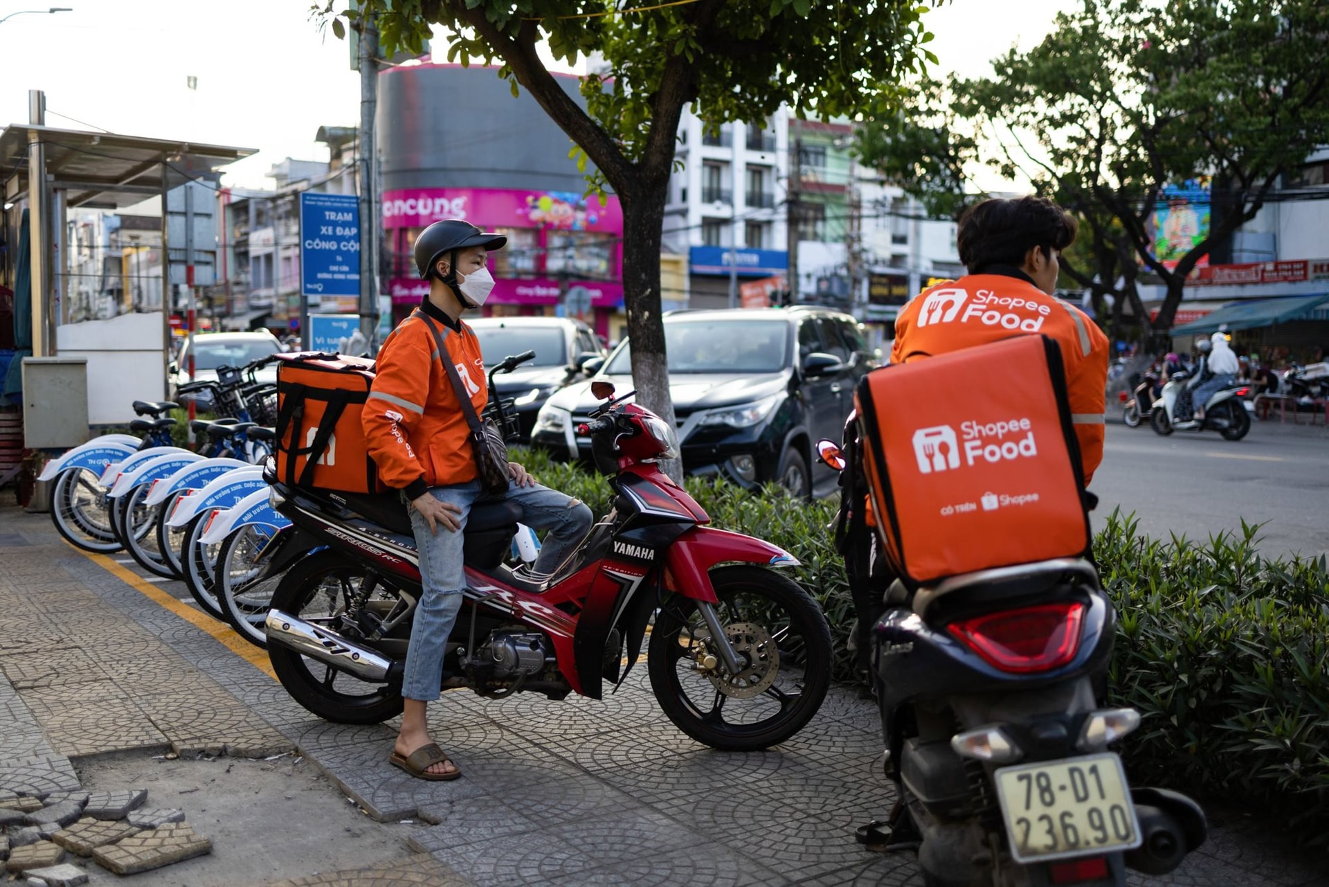 Đánh giá từ tài xế ShopeeFood Thu nhập và sự ổn định bị ảnh hưởng bởi hủy đơn và quá tải