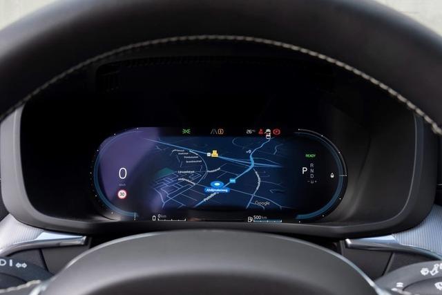 Xe hybrid cắm sạc và người tiêu dùng