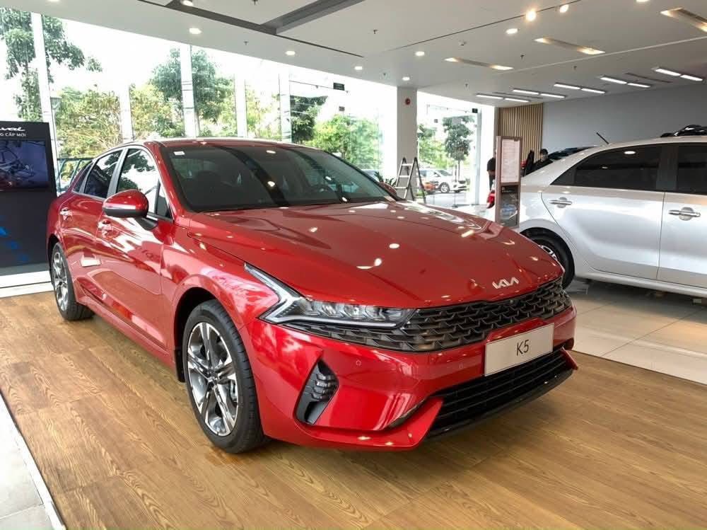 Kia K5 Luxury giảm giá sâu tại TP.HCM