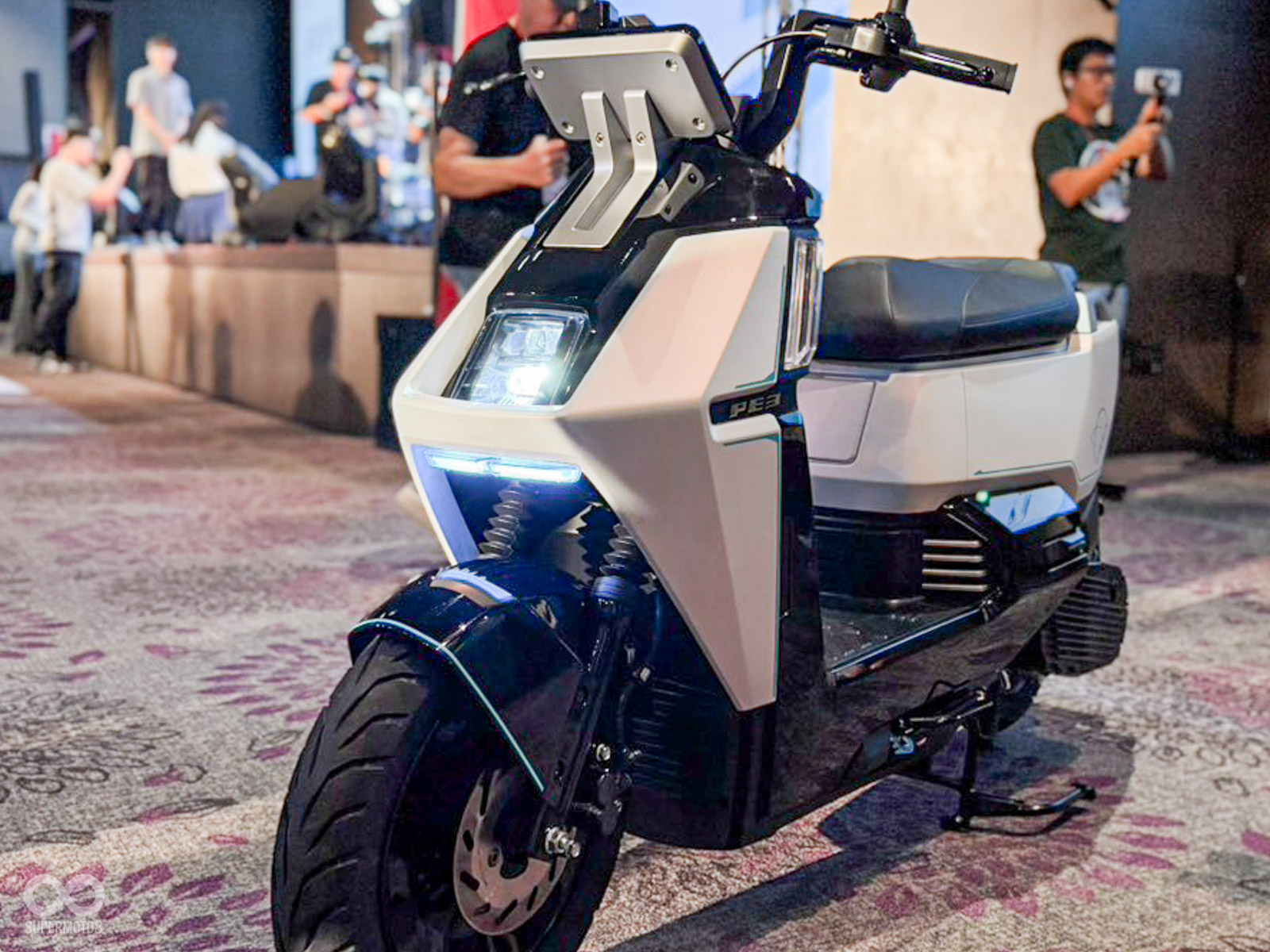 Thiết kế xe điện SYM PE3