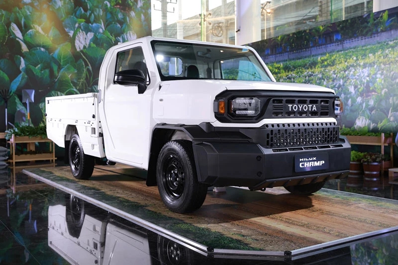 Toyota Land Cruiser FJ chung khung gầm Hilux Champ