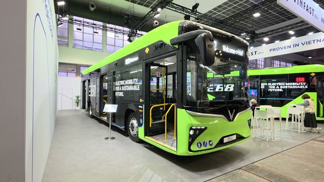 VinFast EB 12 tại triển lãm Busworld Europe 2025