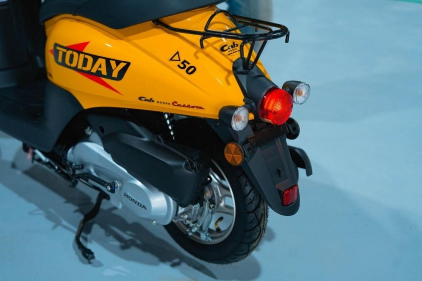Honda Today 50 3 Phụ kiện và hệ thống phanh tang trống