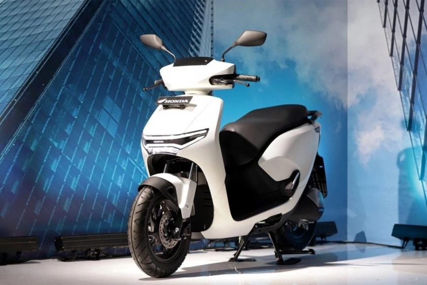 Xe Honda CUV e: màu đen trắng