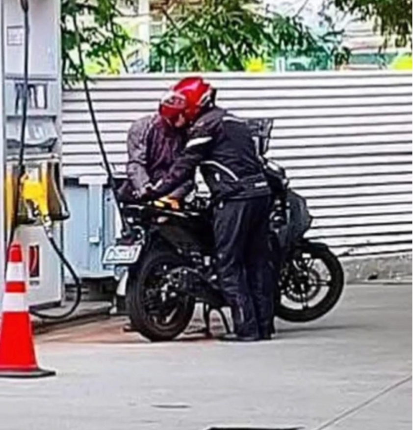 Bảng đồng hồ màu TFT và thiết kế đèn xe