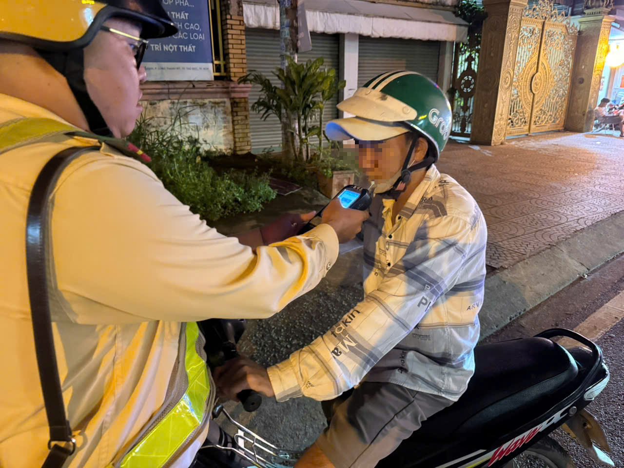 Người đàn ông vi phạm nồng độ cồn 1,237 mg/lít khí thở.