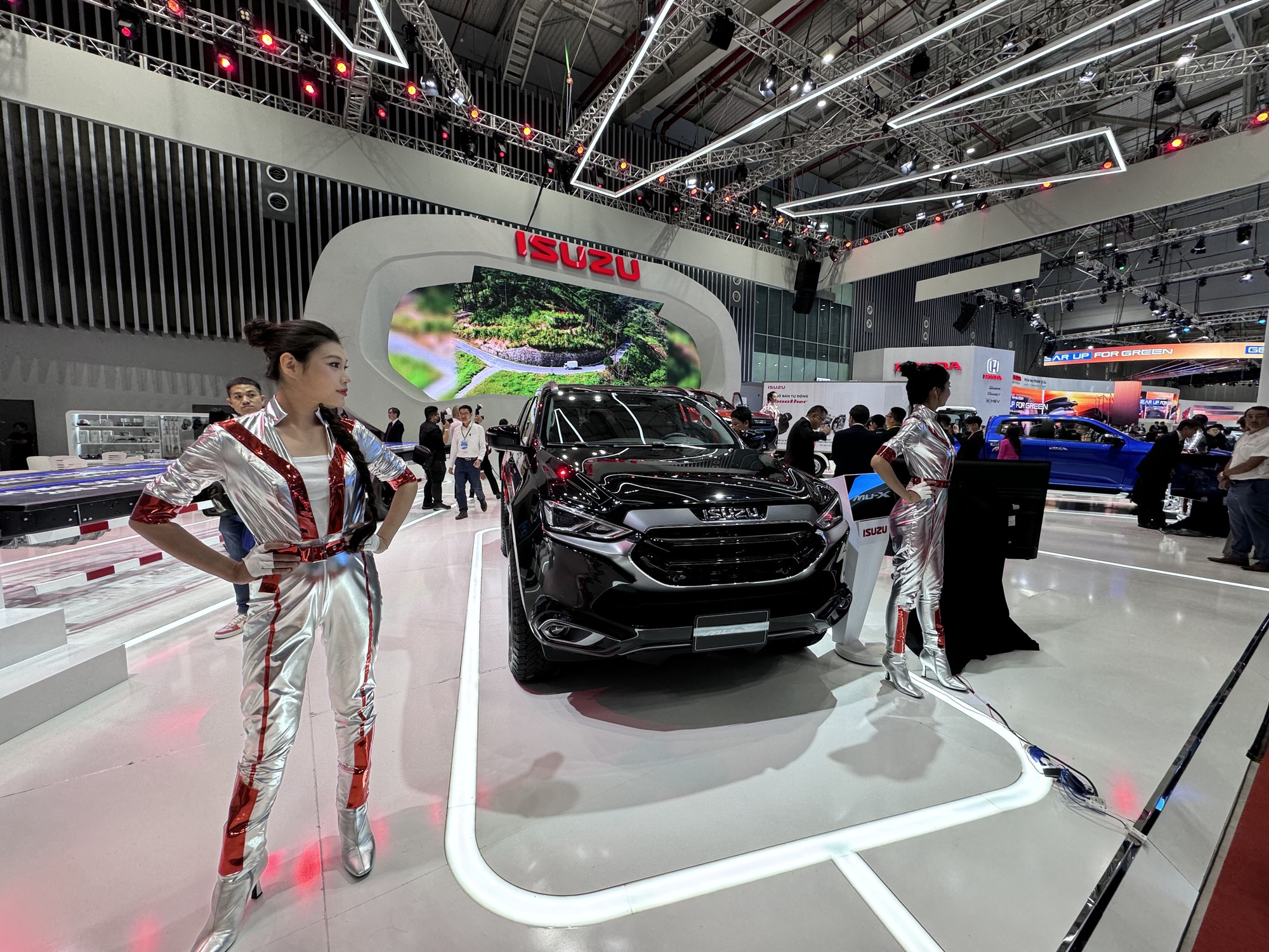 Honda Civic Type R không bán được chiếc nào