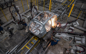 Biển số xe bị thay đổi màu sắc và kích thước