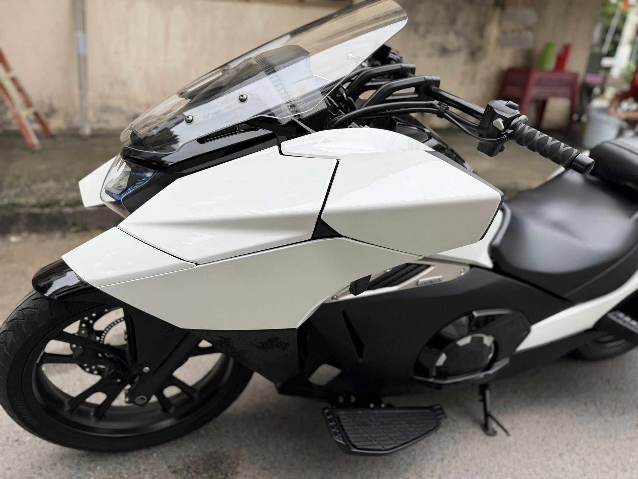 Cận cảnh cụm đồng hồ kỹ thuật số trên Honda NM4-02