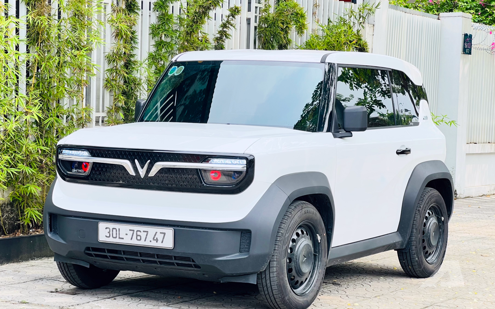 VF 3 nhỏ gọn tiện lợi di chuyển phố xá