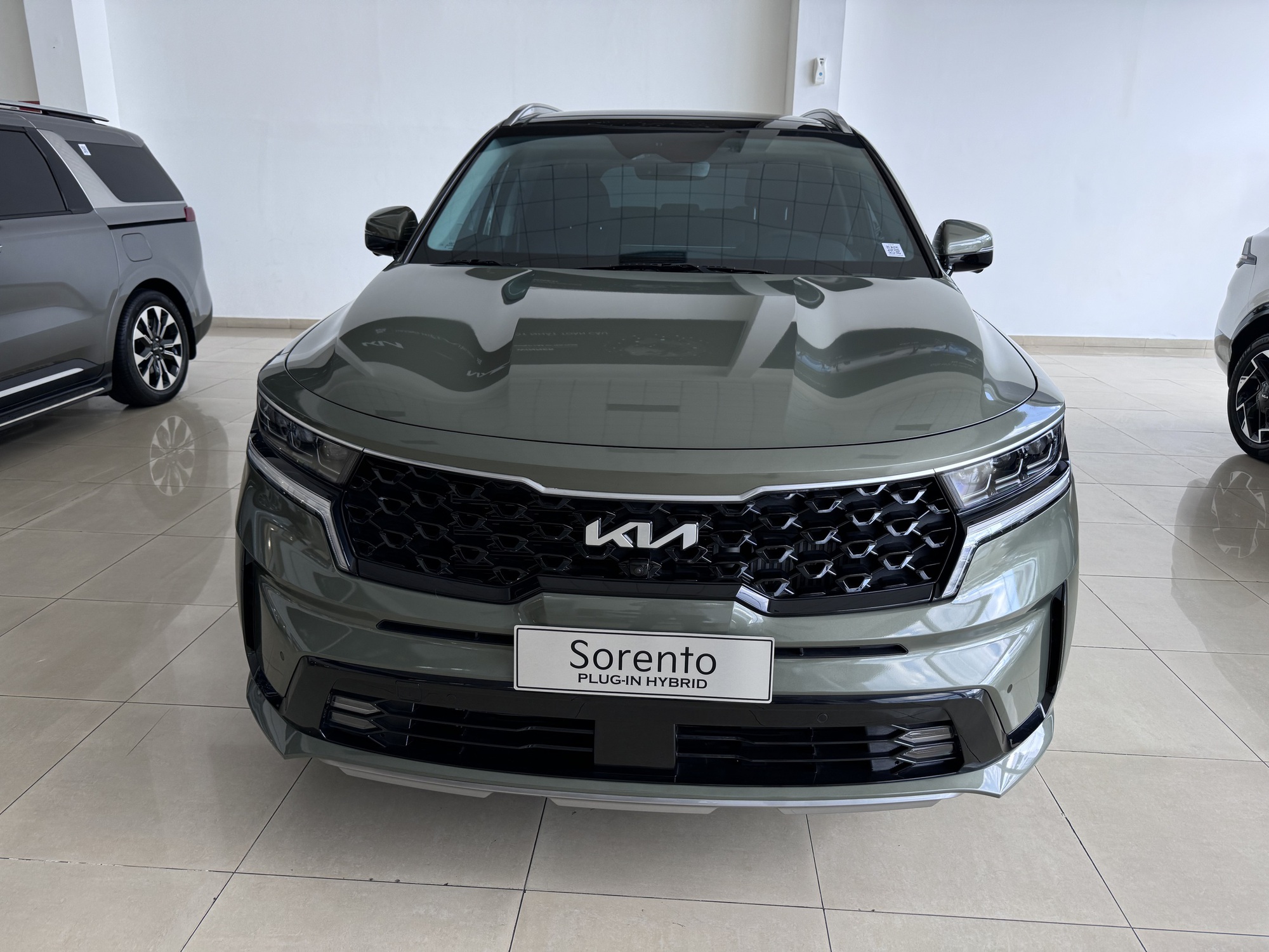 Sorento Hybrid bán chậm