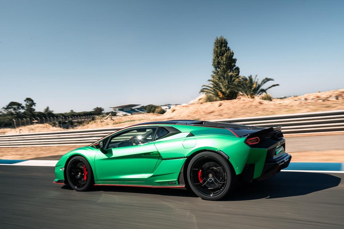 Hệ thống đèn pha công nghệ cao hiện đại