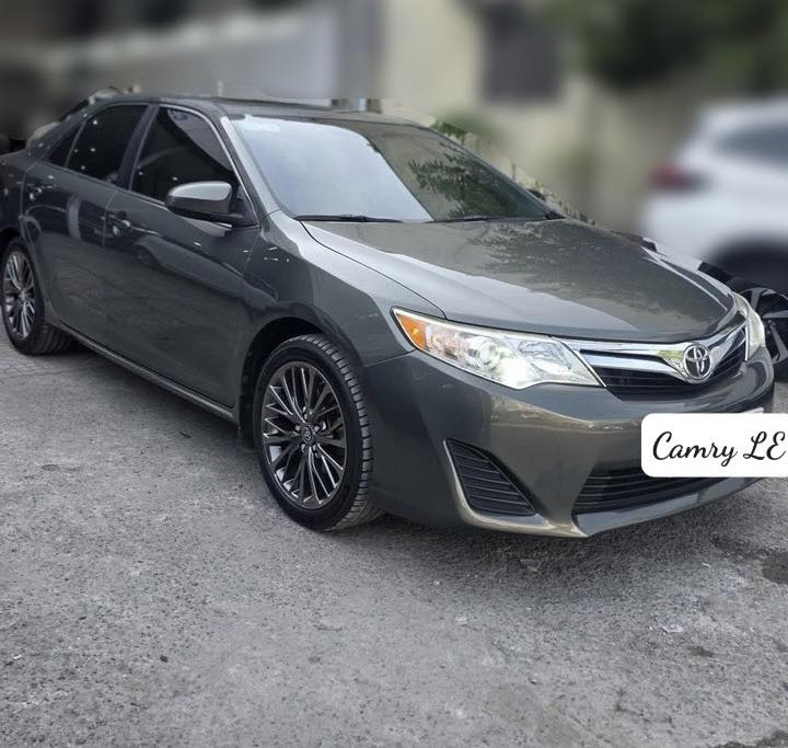 Chi tiết ngoại thất Camry LE 2013 Thiết kế mặt trước và lưới tản nhiệt