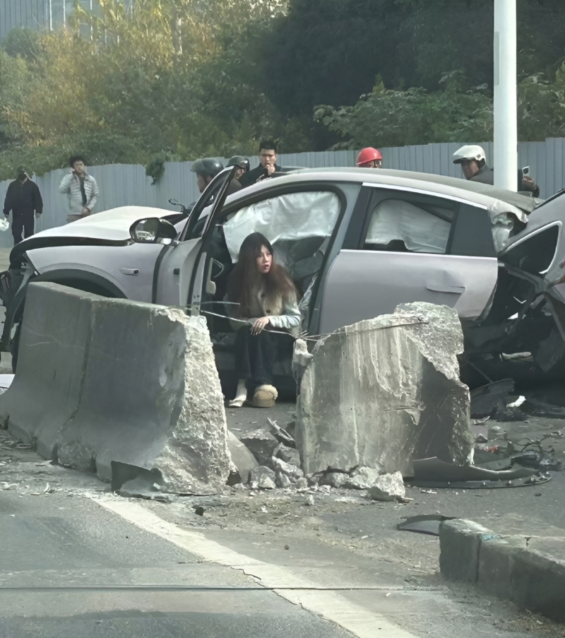 Mẫu xe điện gãy đôi không cháy nổ pin