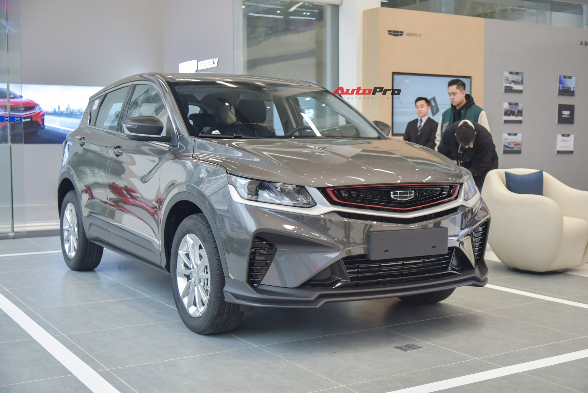 Geely Coolray SUV cỡ B giá hấp dẫn